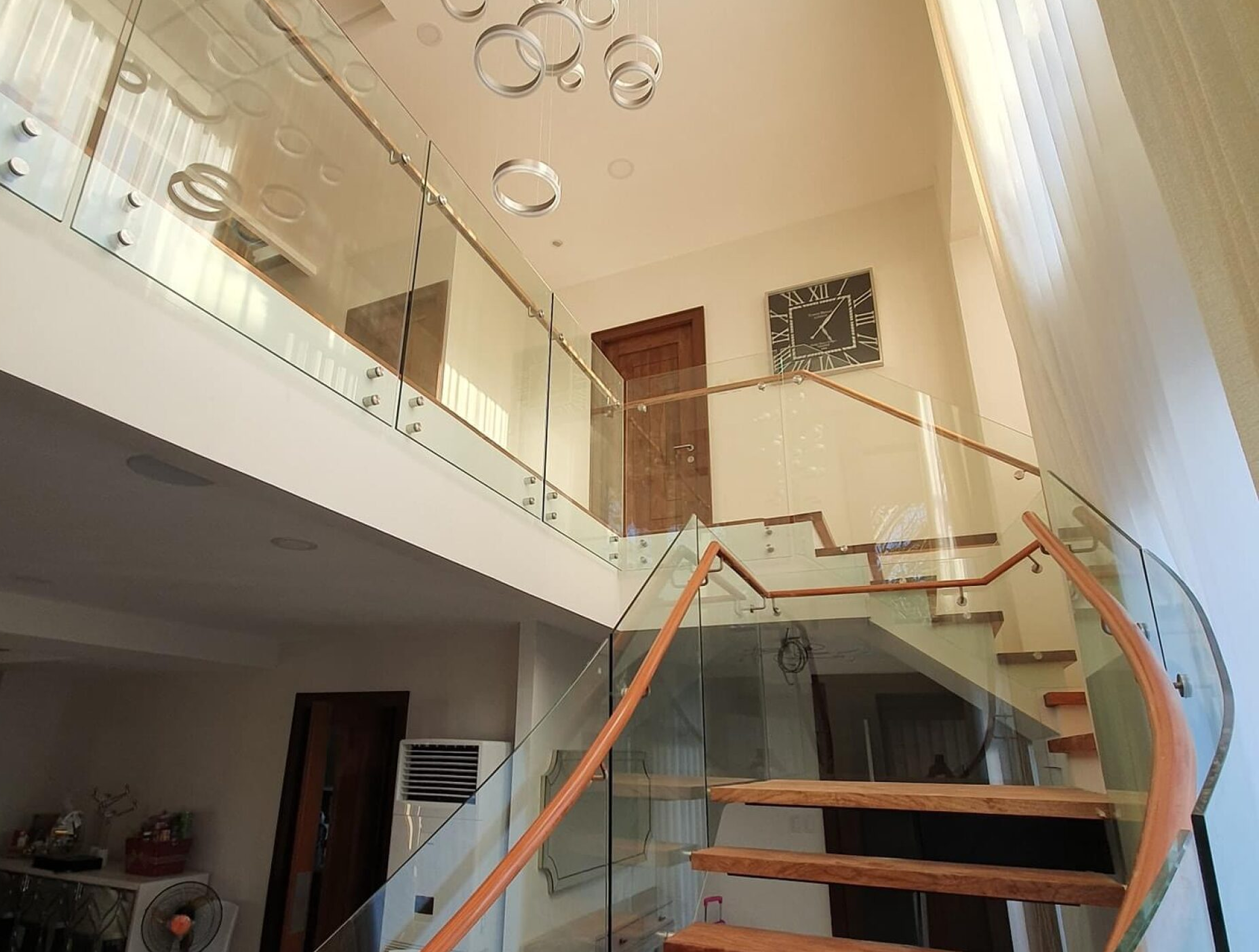 Glass and aluminum workshop